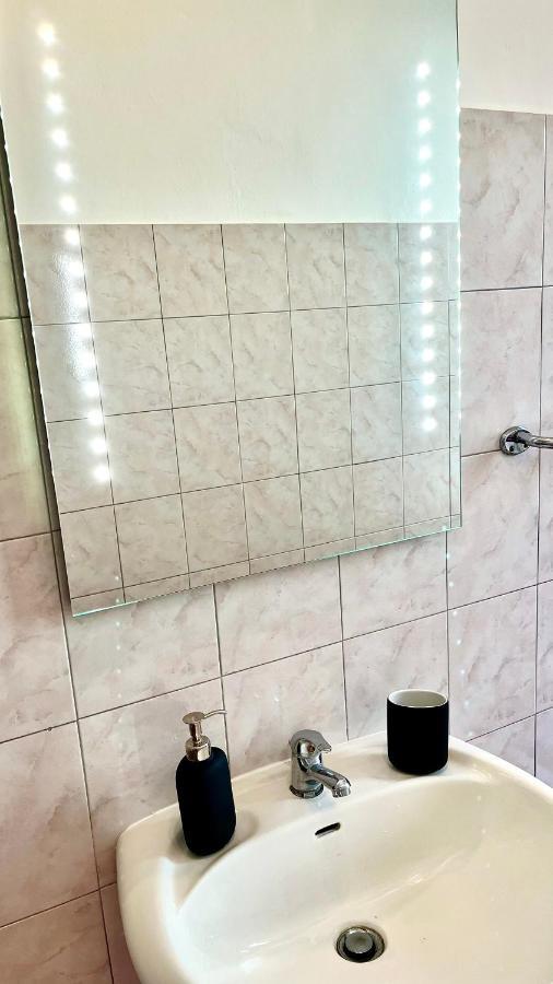 New Apartment, Near Metro Monte Grappa Turin Ngoại thất bức ảnh